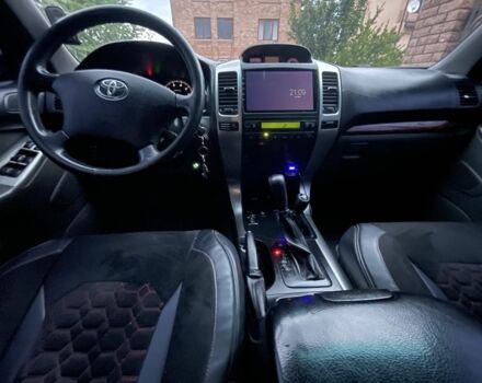 Чорний Тойота Ленд Крузер Прадо 120, об'ємом двигуна 4 л та пробігом 350 тис. км за 13096 $, фото 6 на Automoto.ua