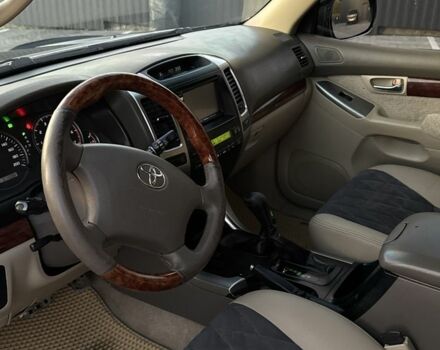 Черный Тойота Ленд Крузер Прадо 120, объемом двигателя 2.7 л и пробегом 319 тыс. км за 9800 $, фото 4 на Automoto.ua