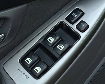 Черный Тойота Ленд Крузер Прадо 120, объемом двигателя 4 л и пробегом 214 тыс. км за 15999 $, фото 20 на Automoto.ua