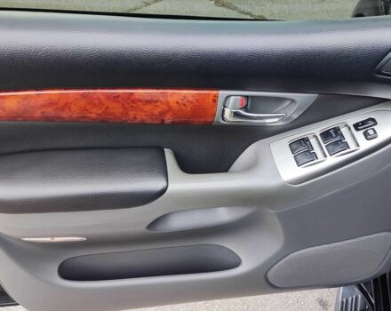 Черный Тойота Ленд Крузер Прадо 120, объемом двигателя 2.7 л и пробегом 250 тыс. км за 14200 $, фото 12 на Automoto.ua