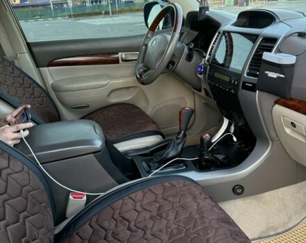 Чорний Тойота Ленд Крузер Прадо 120, об'ємом двигуна 4 л та пробігом 289 тис. км за 16500 $, фото 5 на Automoto.ua