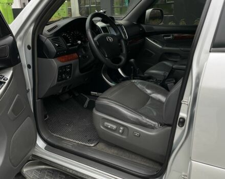 Серый Тойота Ленд Крузер Прадо 120, объемом двигателя 4 л и пробегом 220 тыс. км за 12500 $, фото 9 на Automoto.ua