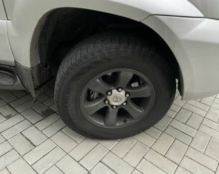 Серый Тойота Ленд Крузер Прадо 120, объемом двигателя 4 л и пробегом 220 тыс. км за 12500 $, фото 8 на Automoto.ua