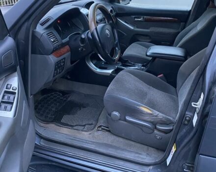 Серый Тойота Ленд Крузер Прадо 120, объемом двигателя 3 л и пробегом 470 тыс. км за 8398 $, фото 6 на Automoto.ua