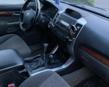 Серый Тойота Ленд Крузер Прадо 120, объемом двигателя 3 л и пробегом 470 тыс. км за 8398 $, фото 4 на Automoto.ua