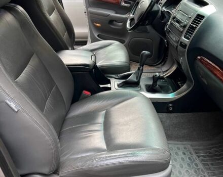 Сірий Тойота Ленд Крузер Прадо 120, об'ємом двигуна 3 л та пробігом 150 тис. км за 18000 $, фото 5 на Automoto.ua