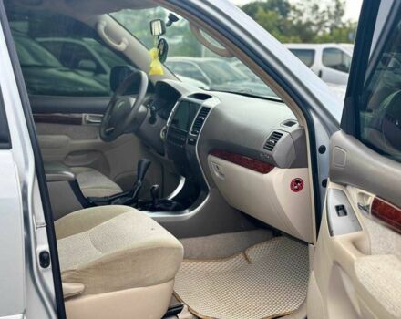 Тойота Ленд Крузер Прадо 120 2004 у Харкові на Automoto.ua Сірий Тойота Ленд Крузер Прадо 120, об'ємом двигуна 2.7 л та пробігом 341 тис. км за 10999 $, фото 6 на Automoto.ua