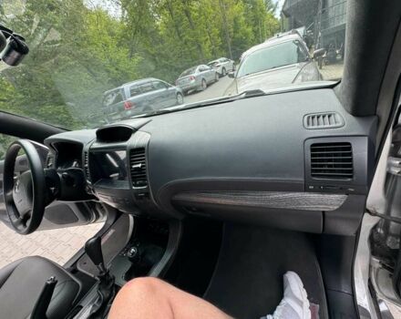 Серый Тойота Ленд Крузер Прадо 120, объемом двигателя 3 л и пробегом 333 тыс. км за 14558 $, фото 13 на Automoto.ua