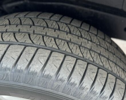 Серый Тойота Ленд Крузер Прадо 120, объемом двигателя 2.7 л и пробегом 360 тыс. км за 9900 $, фото 9 на Automoto.ua