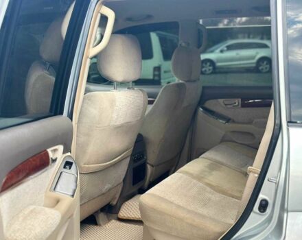 Тойота Ленд Крузер Прадо 120 2004 у Харкові на Automoto.ua Сірий Тойота Ленд Крузер Прадо 120, об'ємом двигуна 2.7 л та пробігом 341 тис. км за 10999 $, фото 5 на Automoto.ua