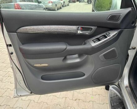 Серый Тойота Ленд Крузер Прадо 120, объемом двигателя 3 л и пробегом 333 тыс. км за 14558 $, фото 9 на Automoto.ua