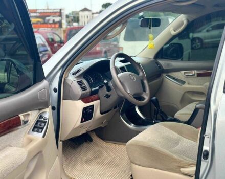 Тойота Ленд Крузер Прадо 120 2004 у Харкові на Automoto.ua Сірий Тойота Ленд Крузер Прадо 120, об'ємом двигуна 2.7 л та пробігом 341 тис. км за 10999 $, фото 9 на Automoto.ua