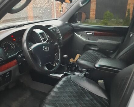 Серый Тойота Ленд Крузер Прадо 120, объемом двигателя 2.7 л и пробегом 270 тыс. км за 7800 $, фото 6 на Automoto.ua