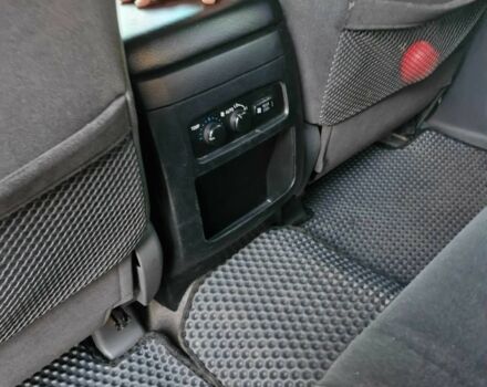 Серый Тойота Ленд Крузер Прадо 120, объемом двигателя 2.7 л и пробегом 265 тыс. км за 12500 $, фото 5 на Automoto.ua