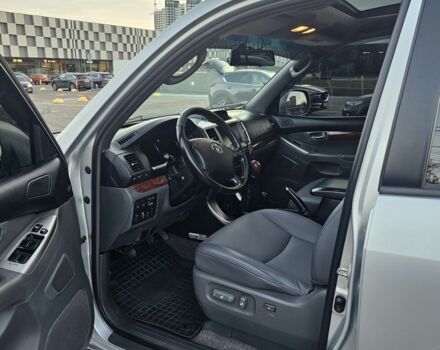 Серый Тойота Ленд Крузер Прадо 120, объемом двигателя 3 л и пробегом 286 тыс. км за 16000 $, фото 5 на Automoto.ua