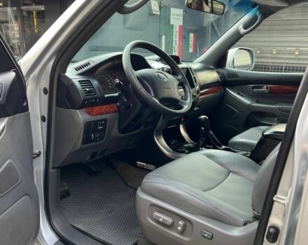 Сірий Тойота Ленд Крузер Прадо 120, об'ємом двигуна 4 л та пробігом 300 тис. км за 343 $, фото 6 на Automoto.ua