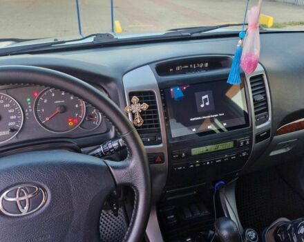 Серый Тойота Ленд Крузер Прадо 120, объемом двигателя 2.7 л и пробегом 265 тыс. км за 12500 $, фото 1 на Automoto.ua