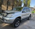 Серый Тойота Ленд Крузер Прадо 120, объемом двигателя 2.7 л и пробегом 320 тыс. км за 12900 $, фото 2 на Automoto.ua