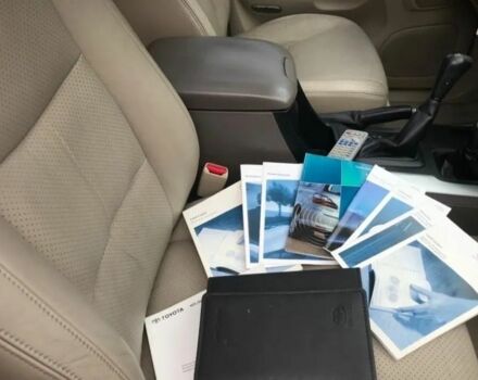 Серый Тойота Ленд Крузер Прадо 120, объемом двигателя 3 л и пробегом 274 тыс. км за 4000 $, фото 4 на Automoto.ua