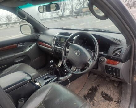 Серый Тойота Ленд Крузер Прадо 120, объемом двигателя 3 л и пробегом 247 тыс. км за 5000 $, фото 4 на Automoto.ua