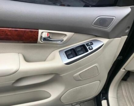 Серый Тойота Ленд Крузер Прадо 120, объемом двигателя 3 л и пробегом 274 тыс. км за 4000 $, фото 19 на Automoto.ua