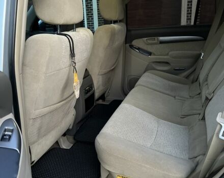 Серый Тойота Ленд Крузер Прадо 120, объемом двигателя 2.7 л и пробегом 275 тыс. км за 13500 $, фото 7 на Automoto.ua