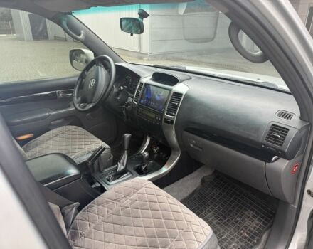 Сірий Тойота Ленд Крузер Прадо 120, об'ємом двигуна 4 л та пробігом 176 тис. км за 15200 $, фото 2 на Automoto.ua