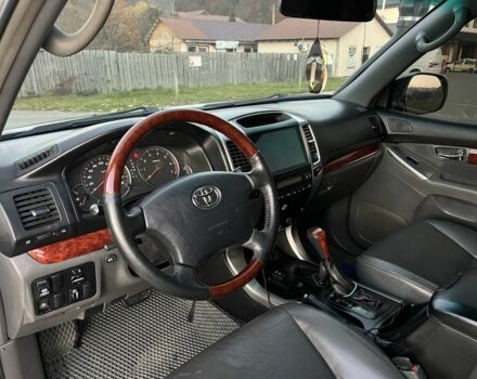 Серый Тойота Ленд Крузер Прадо 120, объемом двигателя 4 л и пробегом 320 тыс. км за 23000 $, фото 15 на Automoto.ua