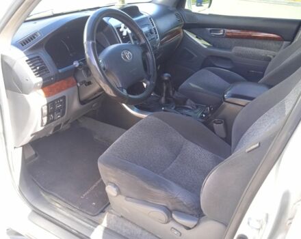 Серый Тойота Ленд Крузер Прадо 120, объемом двигателя 4 л и пробегом 230 тыс. км за 14700 $, фото 14 на Automoto.ua