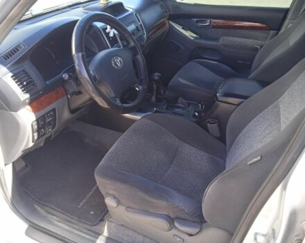 Серый Тойота Ленд Крузер Прадо 120, объемом двигателя 4 л и пробегом 230 тыс. км за 14700 $, фото 16 на Automoto.ua