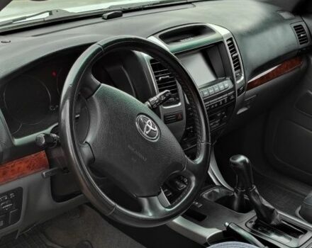 Серый Тойота Ленд Крузер Прадо 120, объемом двигателя 3 л и пробегом 388 тыс. км за 16900 $, фото 5 на Automoto.ua