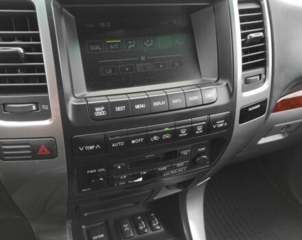 Серый Тойота Ленд Крузер Прадо 120, объемом двигателя 3 л и пробегом 388 тыс. км за 16900 $, фото 10 на Automoto.ua