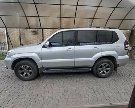 Серый Тойота Ленд Крузер Прадо 120, объемом двигателя 4 л и пробегом 256 тыс. км за 17500 $, фото 1 на Automoto.ua