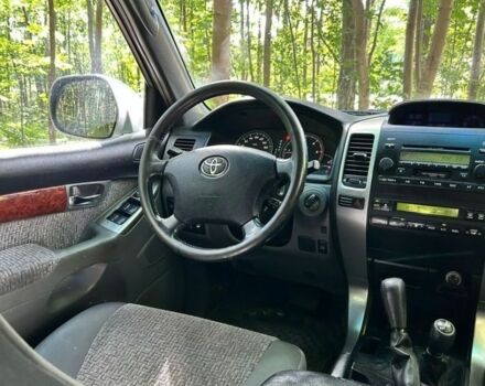 Серый Тойота Ленд Крузер Прадо 120, объемом двигателя 3 л и пробегом 218 тыс. км за 4200 $, фото 4 на Automoto.ua