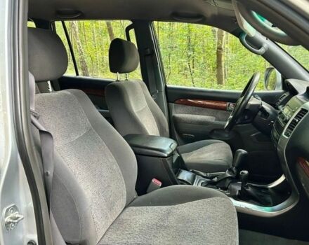 Серый Тойота Ленд Крузер Прадо 120, объемом двигателя 3 л и пробегом 244 тыс. км за 2608 $, фото 7 на Automoto.ua