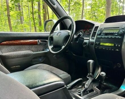 Серый Тойота Ленд Крузер Прадо 120, объемом двигателя 3 л и пробегом 218 тыс. км за 4200 $, фото 5 на Automoto.ua