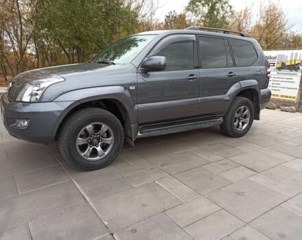 Серый Тойота Ленд Крузер Прадо 120, объемом двигателя 4 л и пробегом 280 тыс. км за 15800 $, фото 2 на Automoto.ua