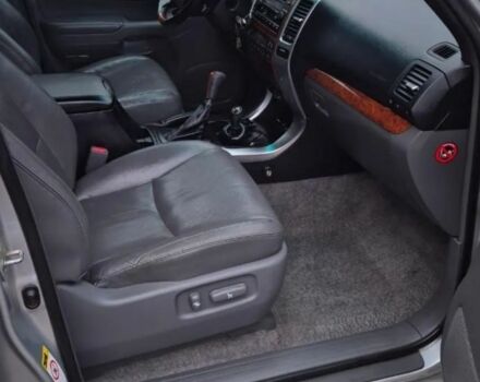 Серый Тойота Ленд Крузер Прадо 120, объемом двигателя 3 л и пробегом 256 тыс. км за 3300 $, фото 4 на Automoto.ua