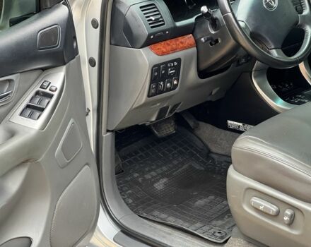 Серый Тойота Ленд Крузер Прадо 120, объемом двигателя 4 л и пробегом 240 тыс. км за 346 $, фото 3 на Automoto.ua