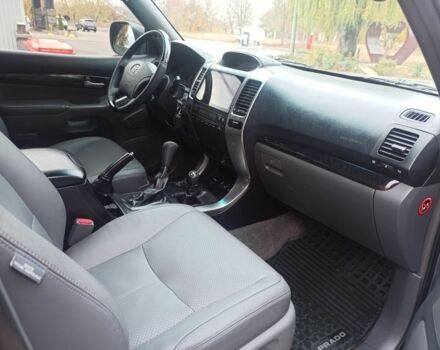 Серый Тойота Ленд Крузер Прадо 120, объемом двигателя 4 л и пробегом 280 тыс. км за 15800 $, фото 11 на Automoto.ua