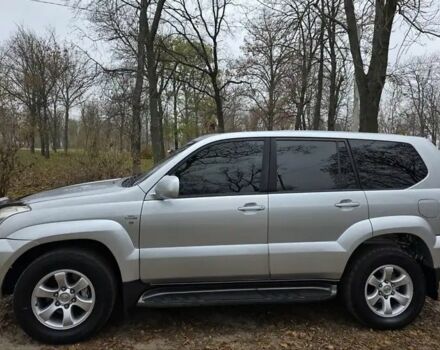 Серый Тойота Ленд Крузер Прадо 120, объемом двигателя 3 л и пробегом 256 тыс. км за 3300 $, фото 2 на Automoto.ua