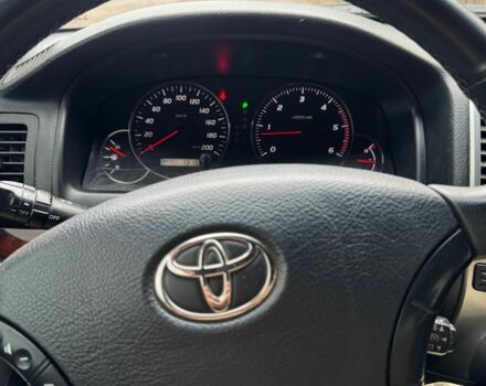 Серый Тойота Ленд Крузер Прадо 120, объемом двигателя 3 л и пробегом 446 тыс. км за 11000 $, фото 2 на Automoto.ua