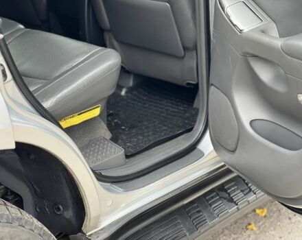 Серый Тойота Ленд Крузер Прадо 120, объемом двигателя 4 л и пробегом 240 тыс. км за 346 $, фото 7 на Automoto.ua