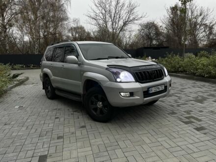 Серый Тойота Ленд Крузер Прадо 120, объемом двигателя 4 л и пробегом 220 тыс. км за 12500 $, фото 1 на Automoto.ua