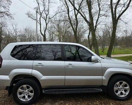 Серый Тойота Ленд Крузер Прадо 120, объемом двигателя 3 л и пробегом 256 тыс. км за 3300 $, фото 1 на Automoto.ua