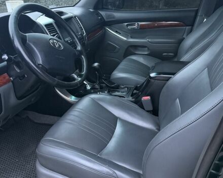 Зеленый Тойота Ленд Крузер Прадо 120, объемом двигателя 3 л и пробегом 300 тыс. км за 10600 $, фото 9 на Automoto.ua