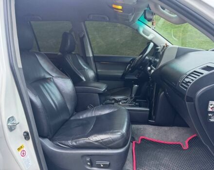 Белый Тойота Ленд Крузер Прадо 150, объемом двигателя 4 л и пробегом 237 тыс. км за 19700 $, фото 22 на Automoto.ua