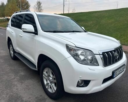 Белый Тойота Ленд Крузер Прадо 150, объемом двигателя 4 л и пробегом 237 тыс. км за 19700 $, фото 2 на Automoto.ua