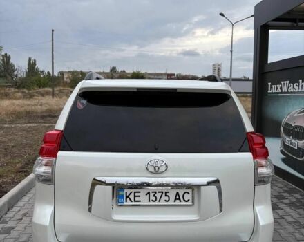 Белый Тойота Ленд Крузер Прадо 150, объемом двигателя 3 л и пробегом 250 тыс. км за 25000 $, фото 1 на Automoto.ua