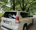Белый Тойота Ленд Крузер Прадо 150, объемом двигателя 4 л и пробегом 245 тыс. км за 21500 $, фото 2 на Automoto.ua